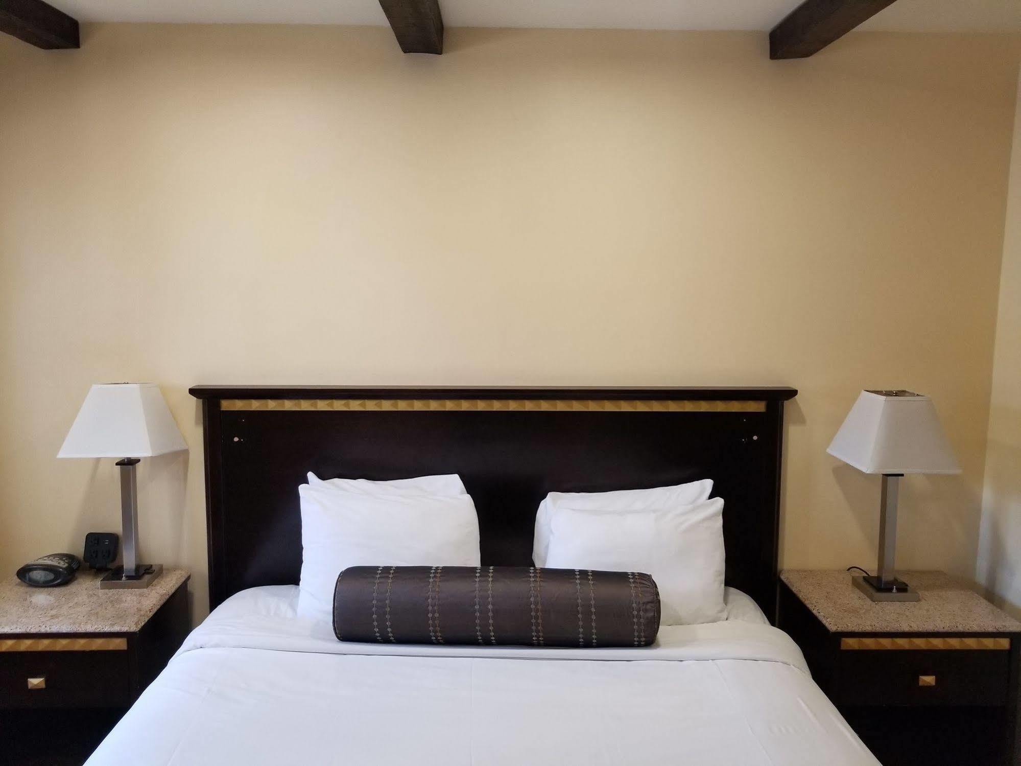 Tuscan Garden Inn Los Angeles Buitenkant foto