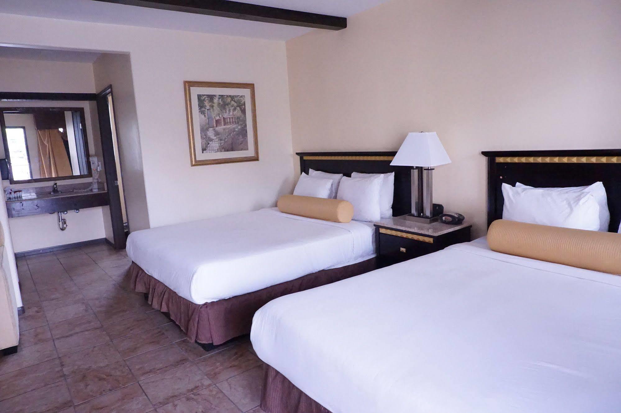 Tuscan Garden Inn Los Angeles Buitenkant foto